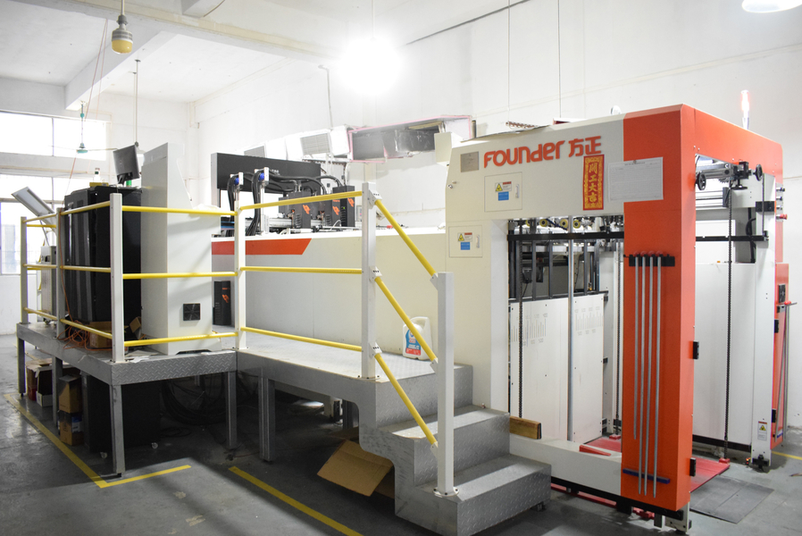 GUANGZHOU YM PACKAGE PRODUCTS CO.,LTD. productielijn van de fabrikant
