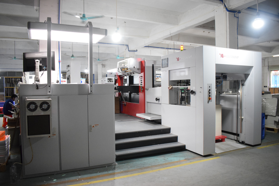 GUANGZHOU YM PACKAGE PRODUCTS CO.,LTD. productielijn van de fabrikant