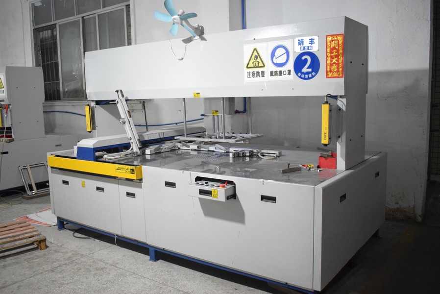 GUANGZHOU YM PACKAGE PRODUCTS CO.,LTD. productielijn van de fabrikant