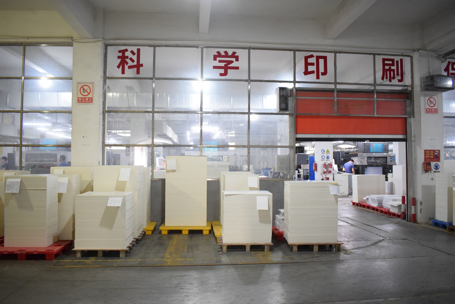 GUANGZHOU YM PACKAGE PRODUCTS CO.,LTD. productielijn van de fabrikant