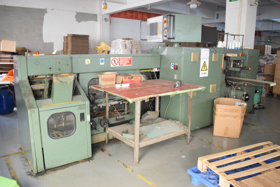 GUANGZHOU YM PACKAGE PRODUCTS CO.,LTD. productielijn van de fabrikant