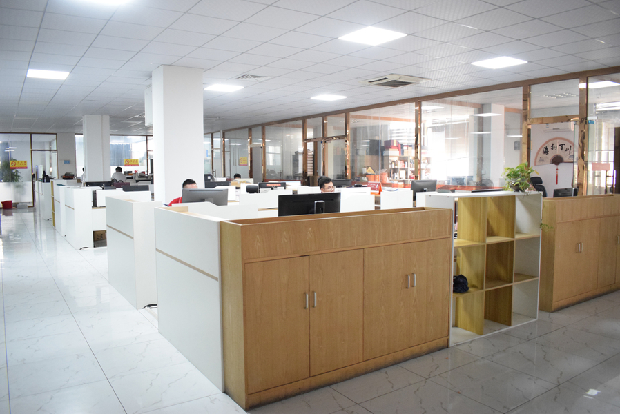 GUANGZHOU YM PACKAGE PRODUCTS CO.,LTD. productielijn van de fabrikant