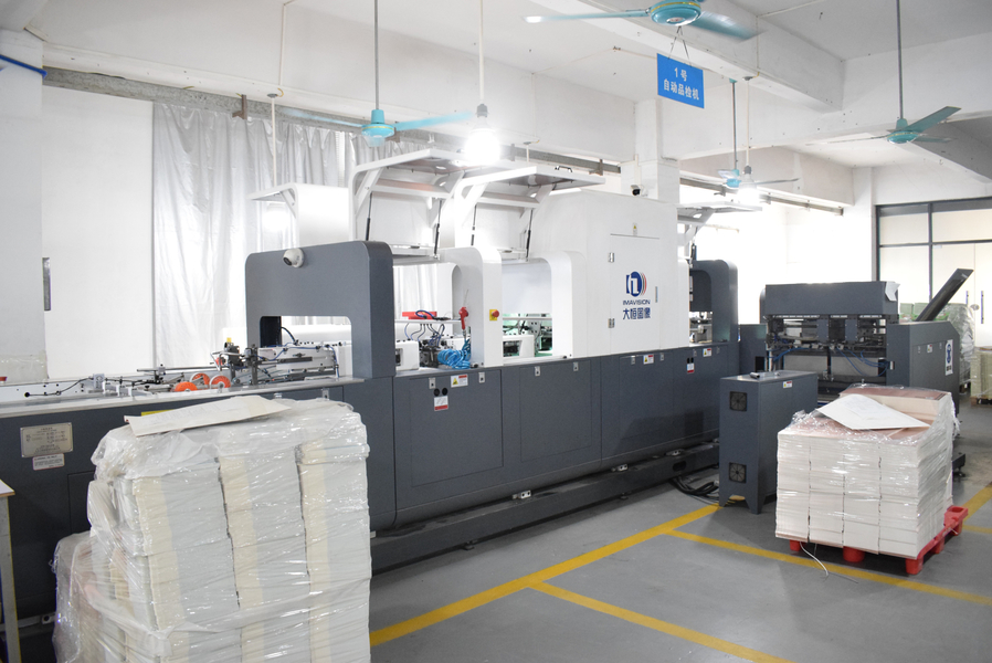 GUANGZHOU YM PACKAGE PRODUCTS CO.,LTD. productielijn van de fabrikant