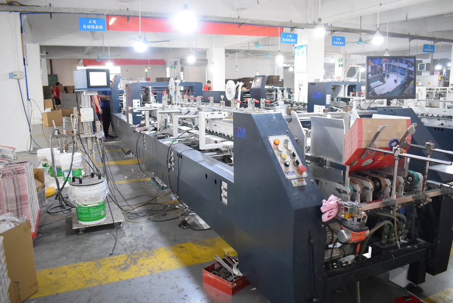 GUANGZHOU YM PACKAGE PRODUCTS CO.,LTD. productielijn van de fabrikant