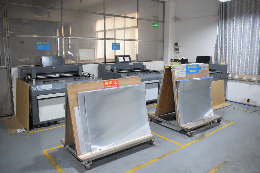 GUANGZHOU YM PACKAGE PRODUCTS CO.,LTD. productielijn van de fabrikant